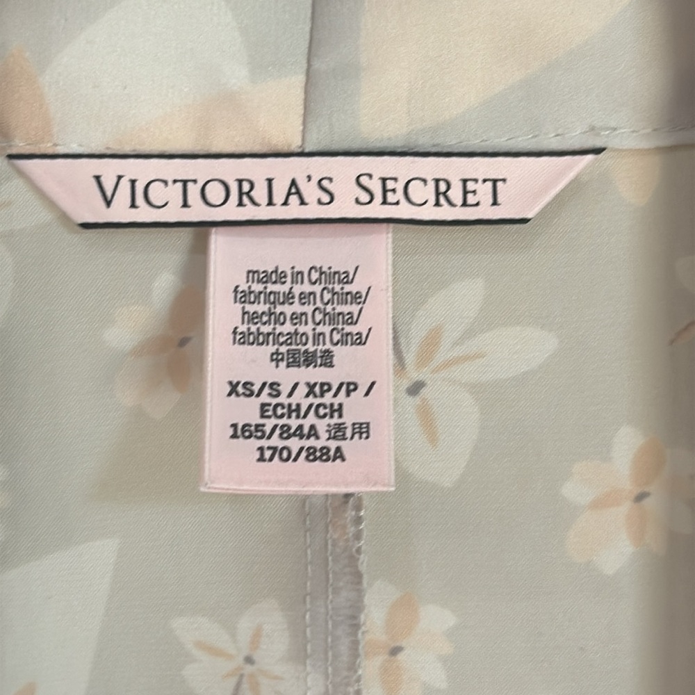 VICTORIA’S SECRET‎ Floral Satin Kimono Robe Size XS/S - Picture 4 of 11